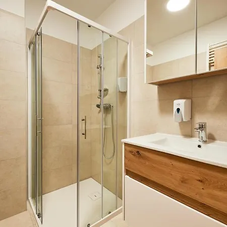 Apartmán Posestvo Rouna - Winery And *